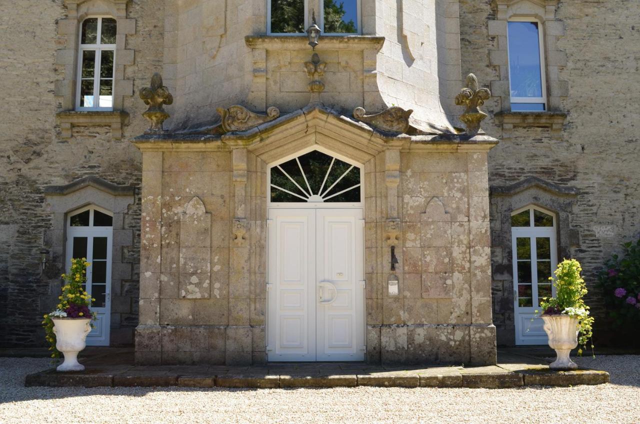 Chateau De Kervoazec - Chambres D'Hotes Saint-Goazec Buitenkant foto