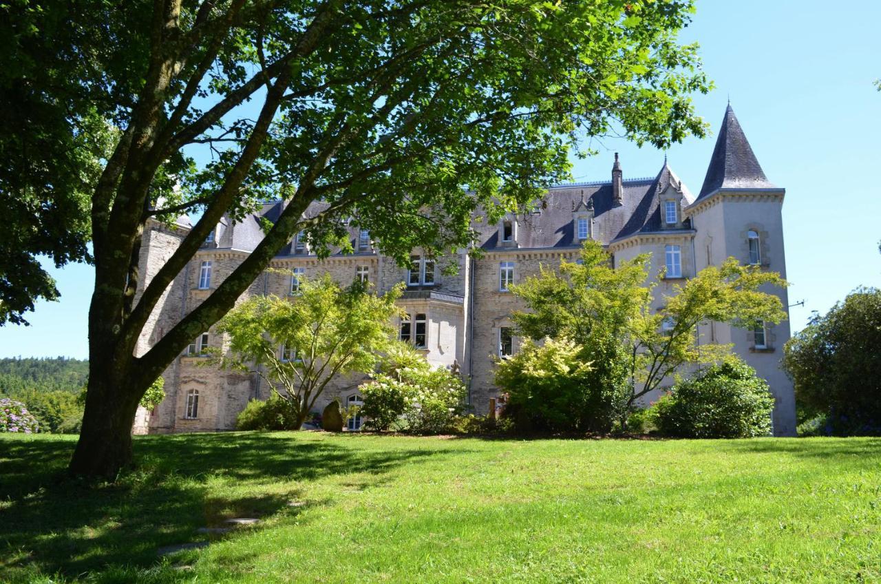 Chateau De Kervoazec - Chambres D'Hotes Saint-Goazec Buitenkant foto