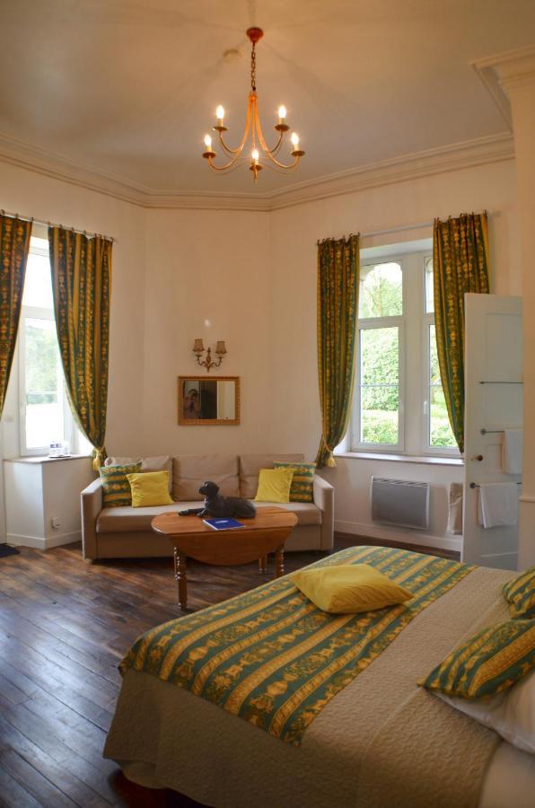 Chateau De Kervoazec - Chambres D'Hotes Saint-Goazec Buitenkant foto