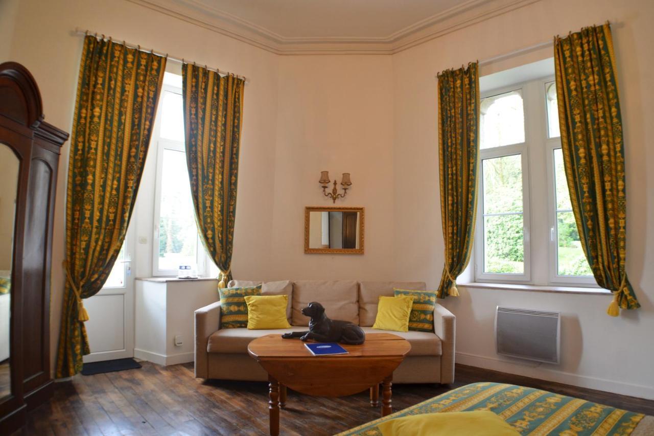 Chateau De Kervoazec - Chambres D'Hotes Saint-Goazec Buitenkant foto